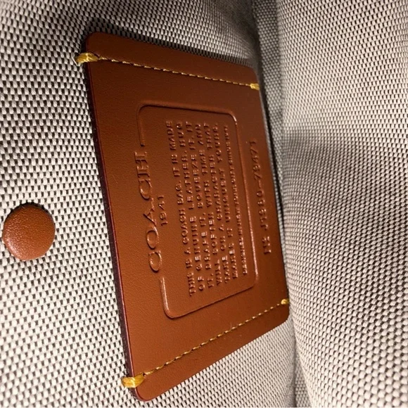 Coach Harmony Hobo 1941 NWT - Picture 7 of 9